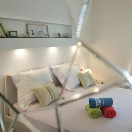 In Arbanija With Terrace * Traù