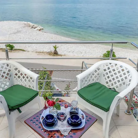 In Arbanija With Terrace Appartamento